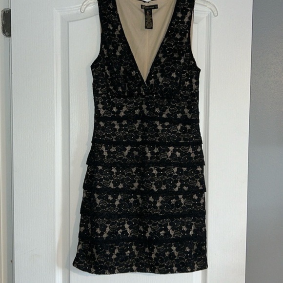 Tan & Black lace dress Vneck formal or semi formal size large - Picture 3 of 12